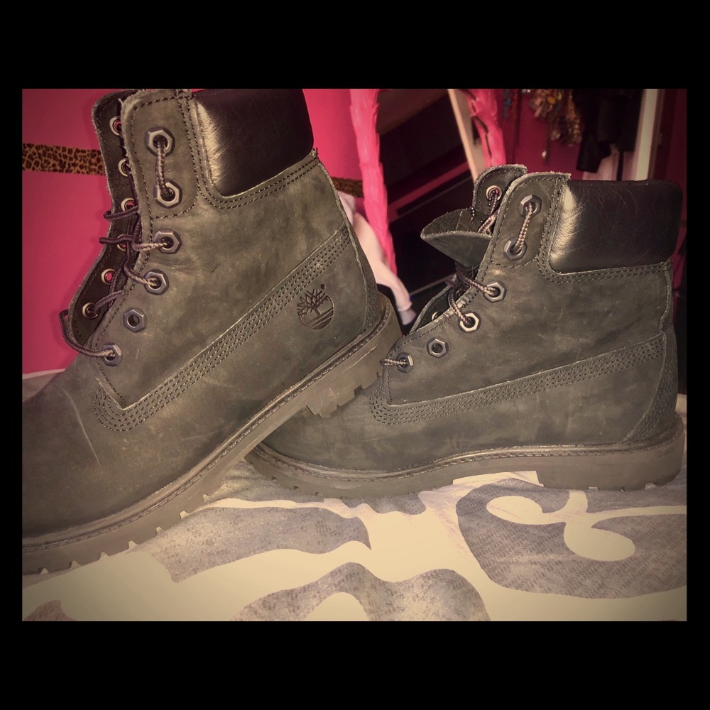 Only worn a few times size 8 women 6.5 boys/youth